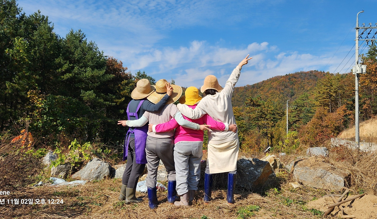 241102 엄마와자매셋(1).jpg