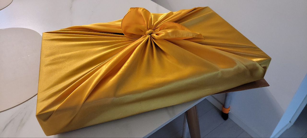 260204 문앞선물.jpg