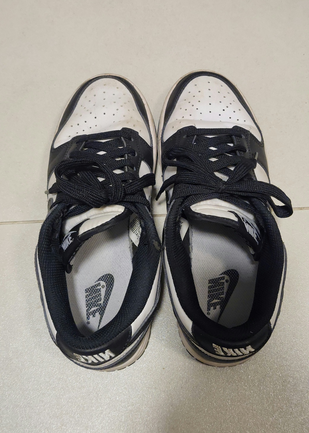 260306 낡은운동화.jpg