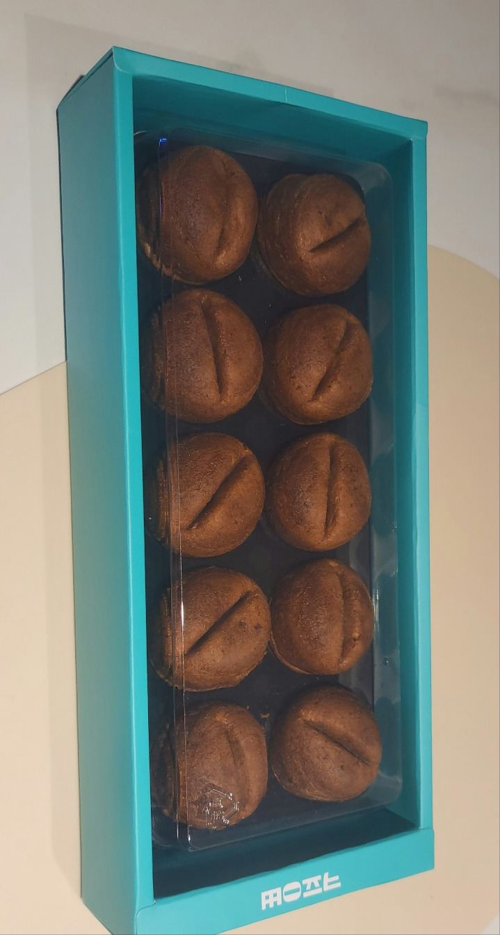 260307 강릉(커피콩빵1).jpg