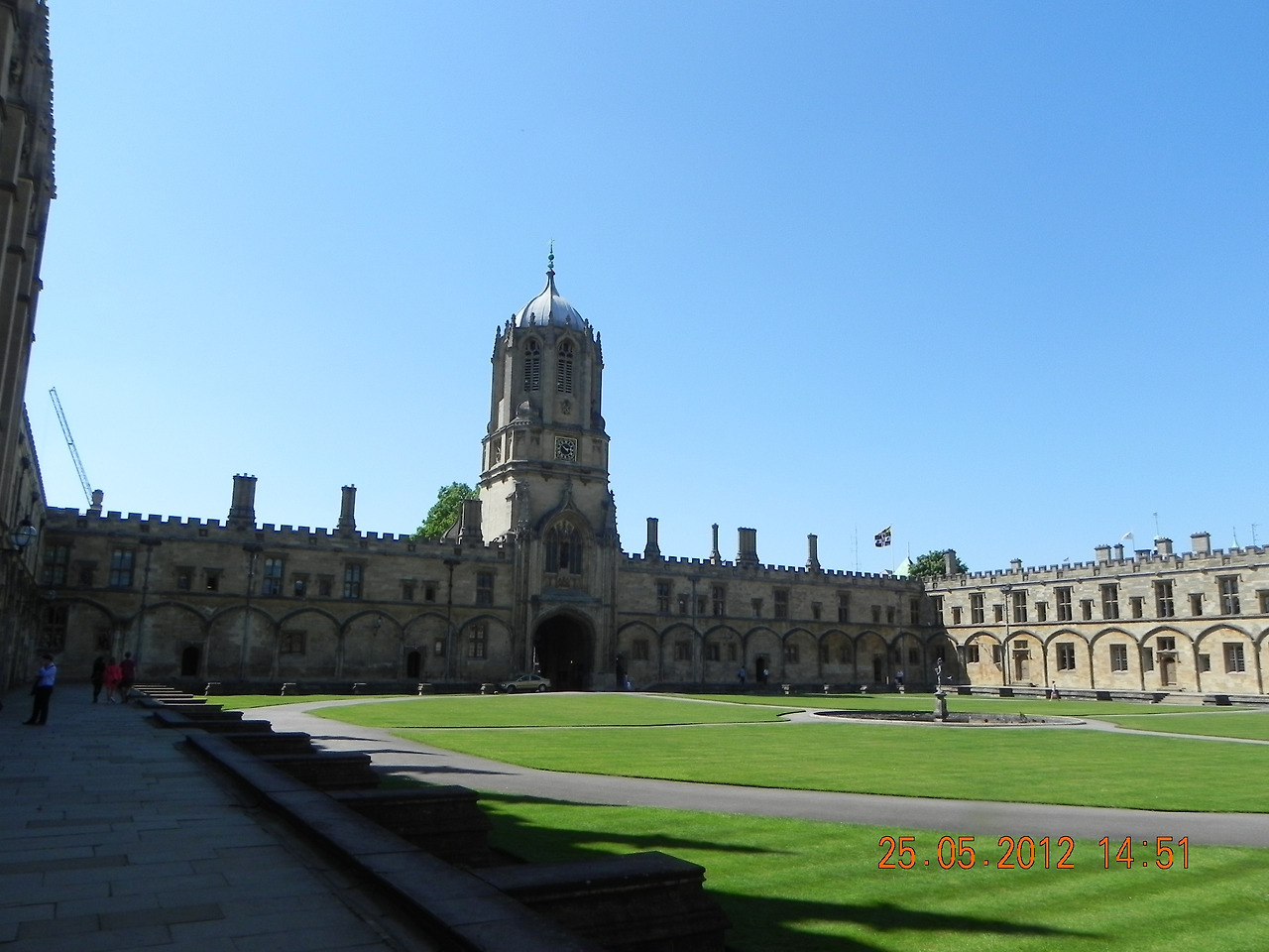 크라이스쳐치 칼리지.jpg