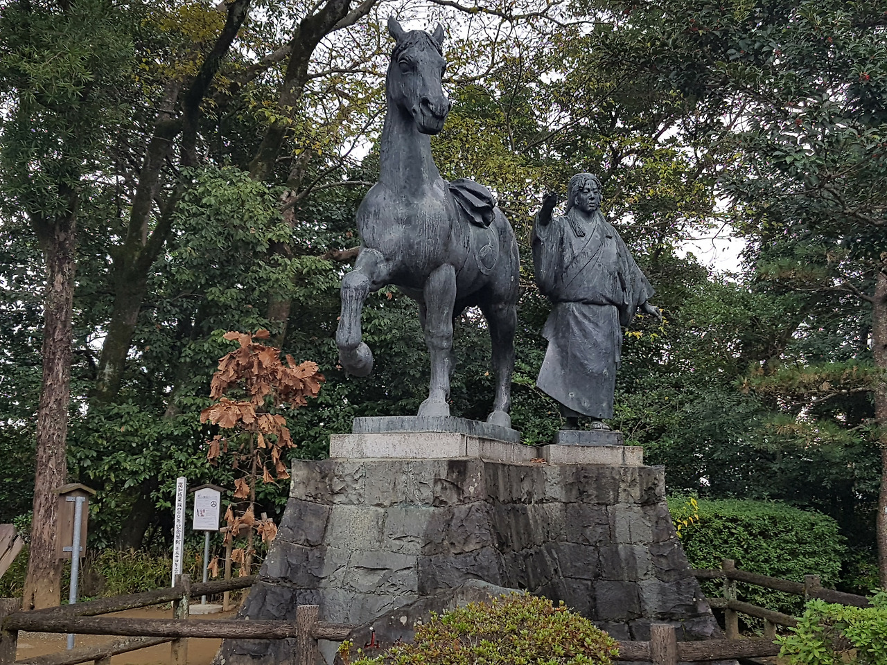 4. 치요 동상.jpg