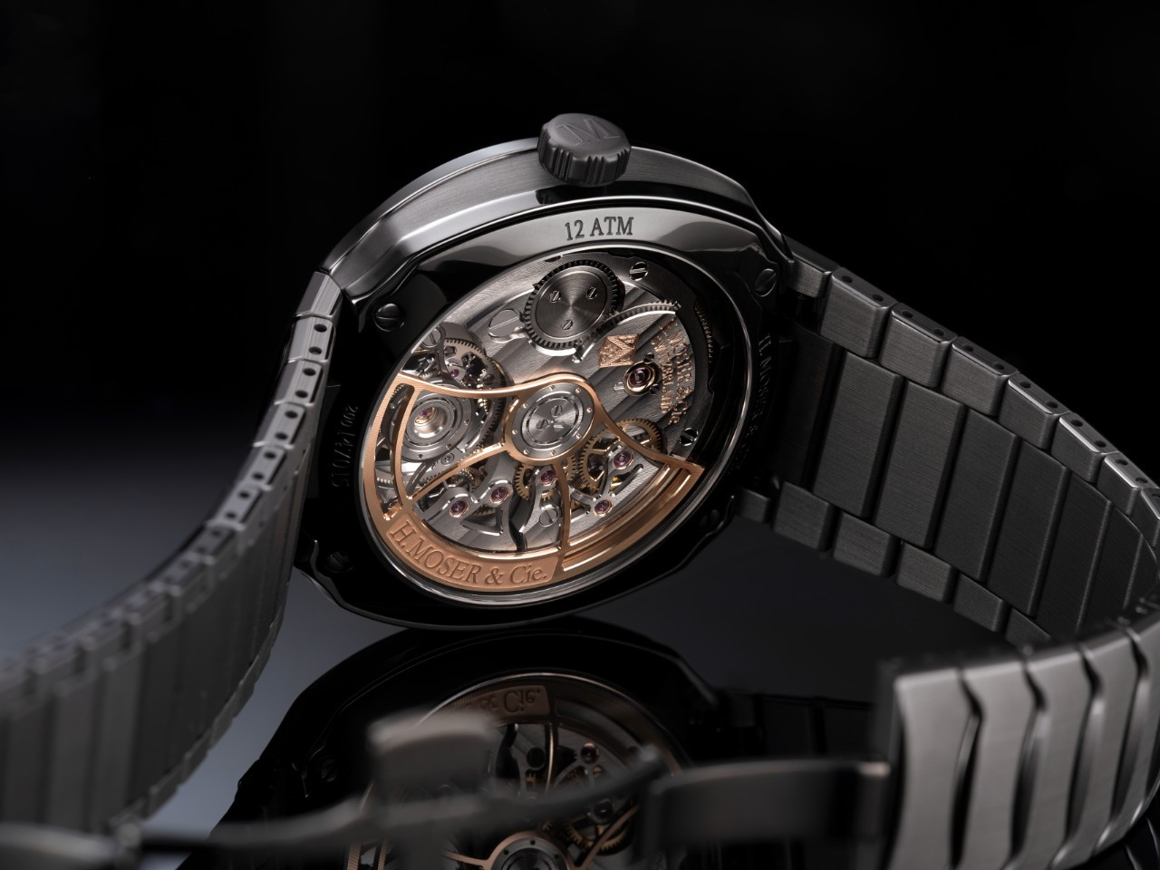 스트림라이너 투르비용 컨셉 투르비용 백케이스.jpg