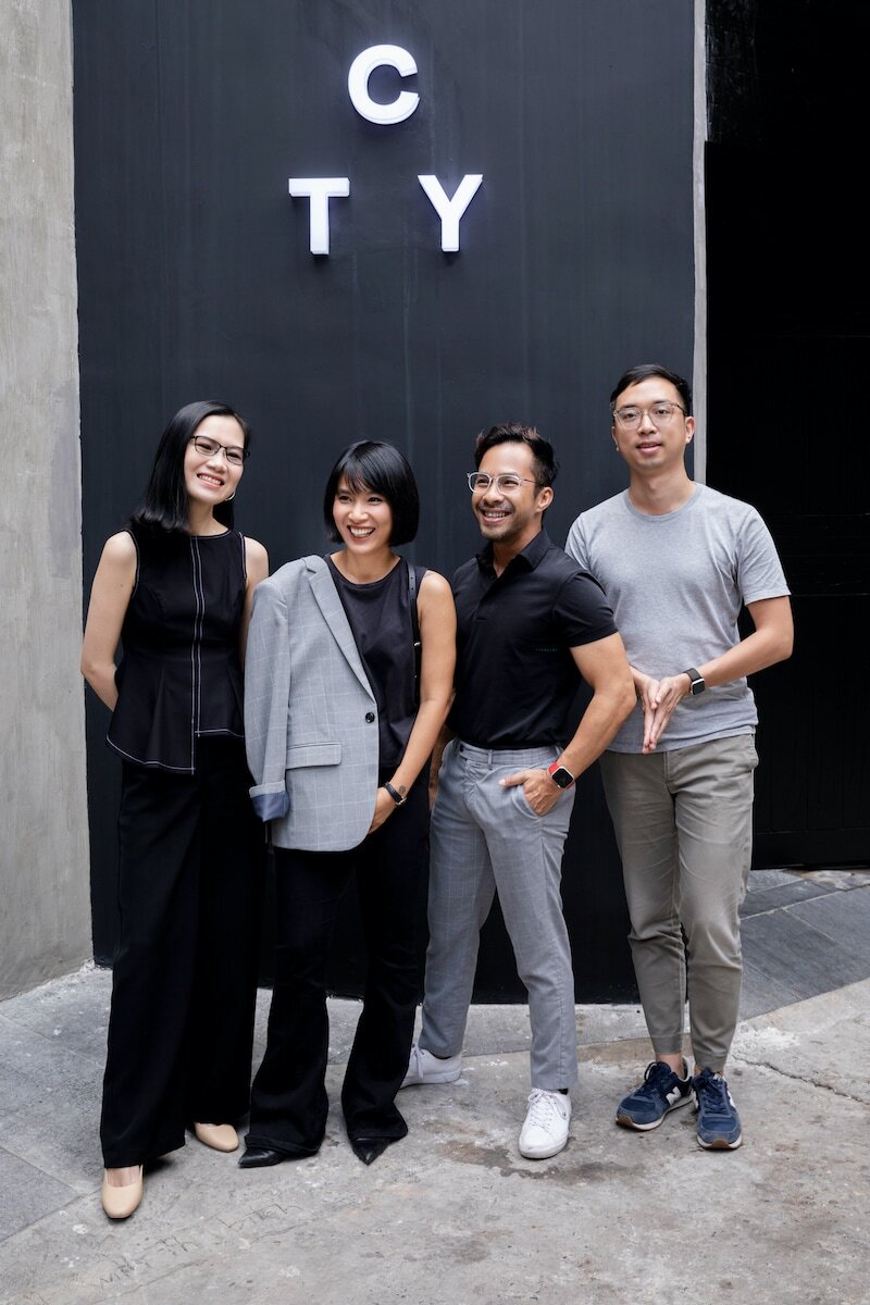 왼쪽부터 오른쪽 순. Ruby Nguyen (COO), Thuy Minh (콘텐츠 디렉터), Guy Truong (사장 겸 설립자), Hao Tran (CEO 겸 공동 설립자)
