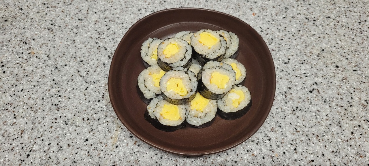 달걀만 들어간 김밥
