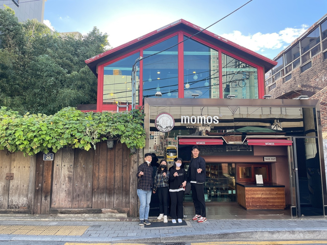 100년 가는 카페의 꿈, 모모스 커피
