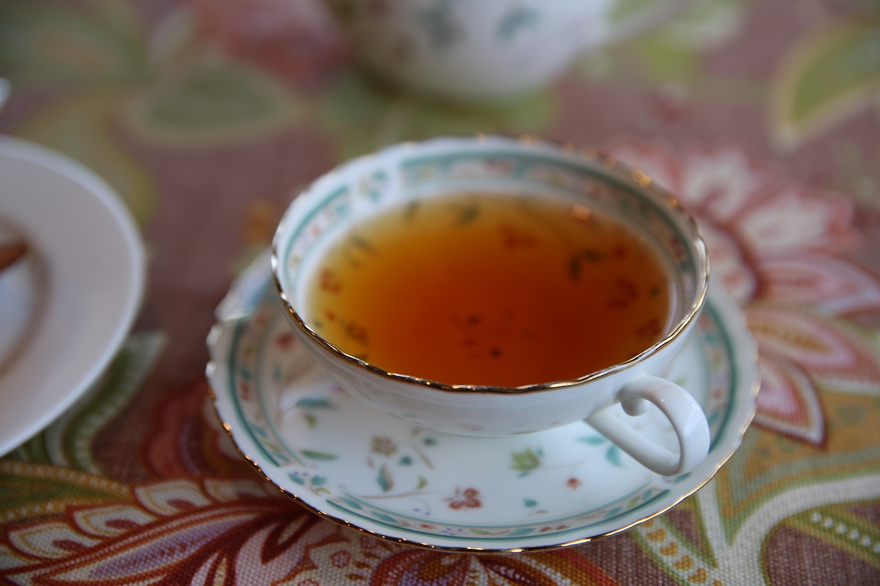 그림에 홍차 한 스푼 (Black tea)