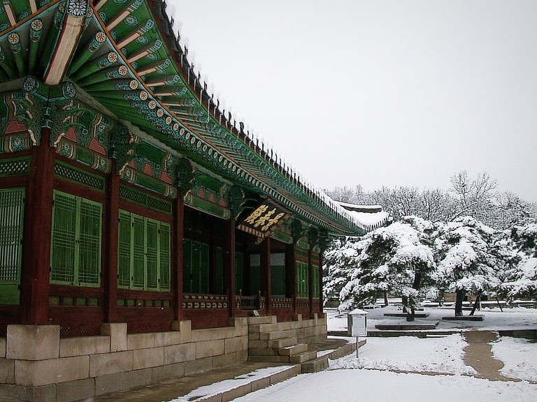한때 동물원의 수모를 극복하고 다시 선 조선의 궁궐…