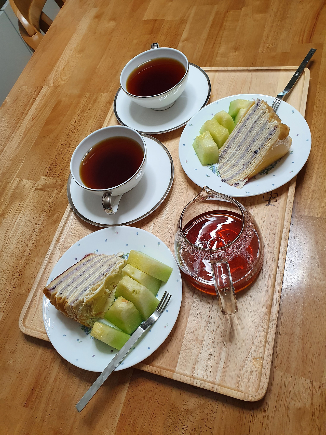 이 아침 커피 한 잔에 우리를 섞어본다