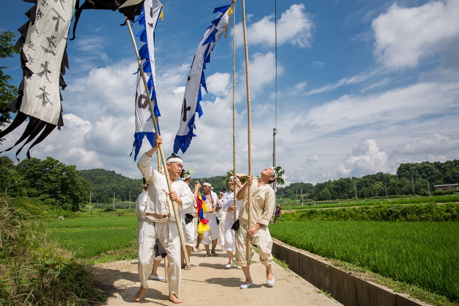 [한국 IN 공공누리] 한국 향토 민요에 대하여