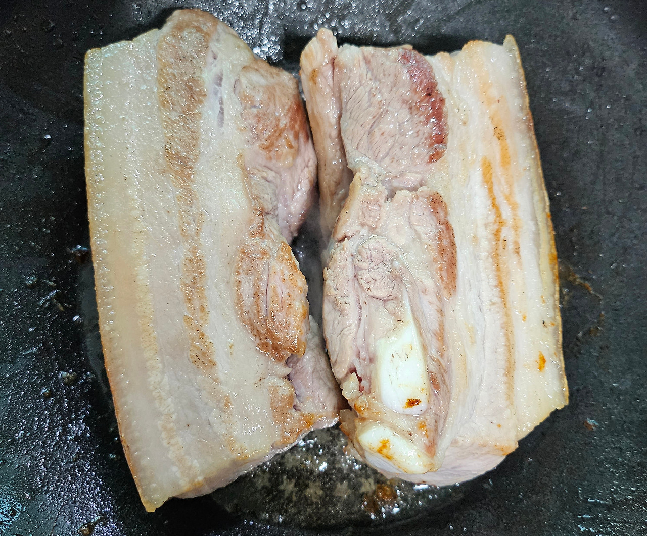 막걸리에 푹 빠진 돼지수육