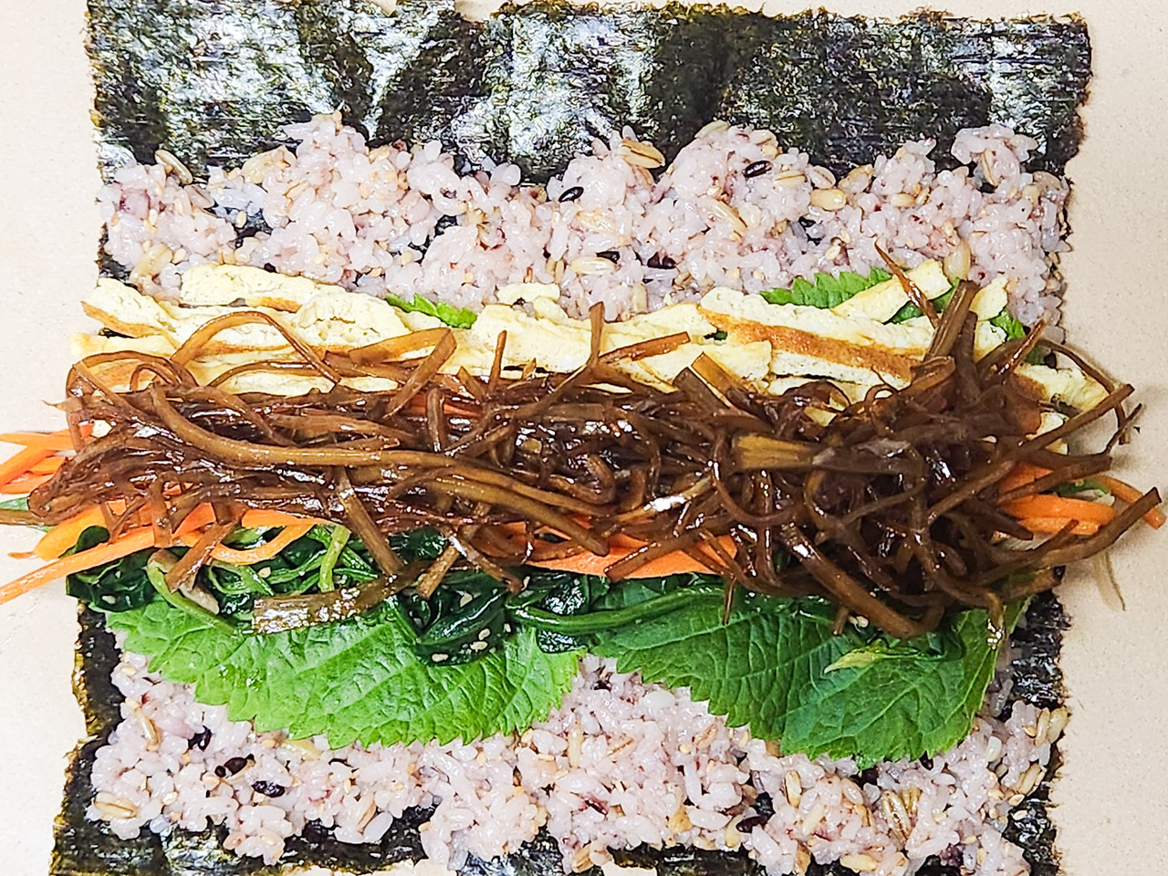 김밥엔 우엉이 빠질 수 없지