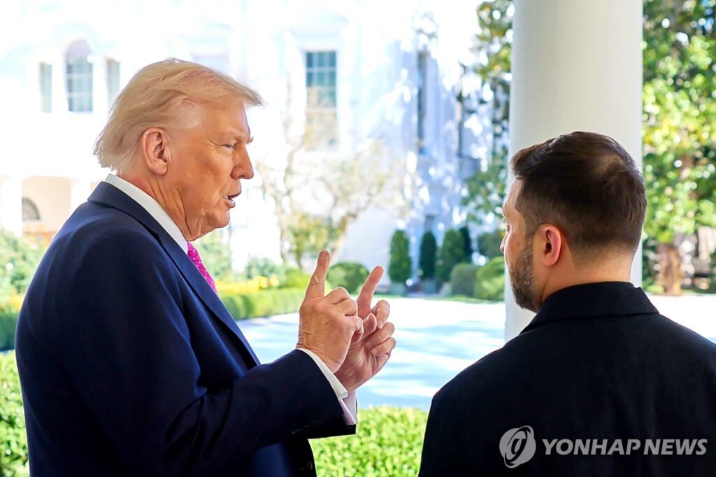 미국이 주저하자… 560km 미사일 날아들었다