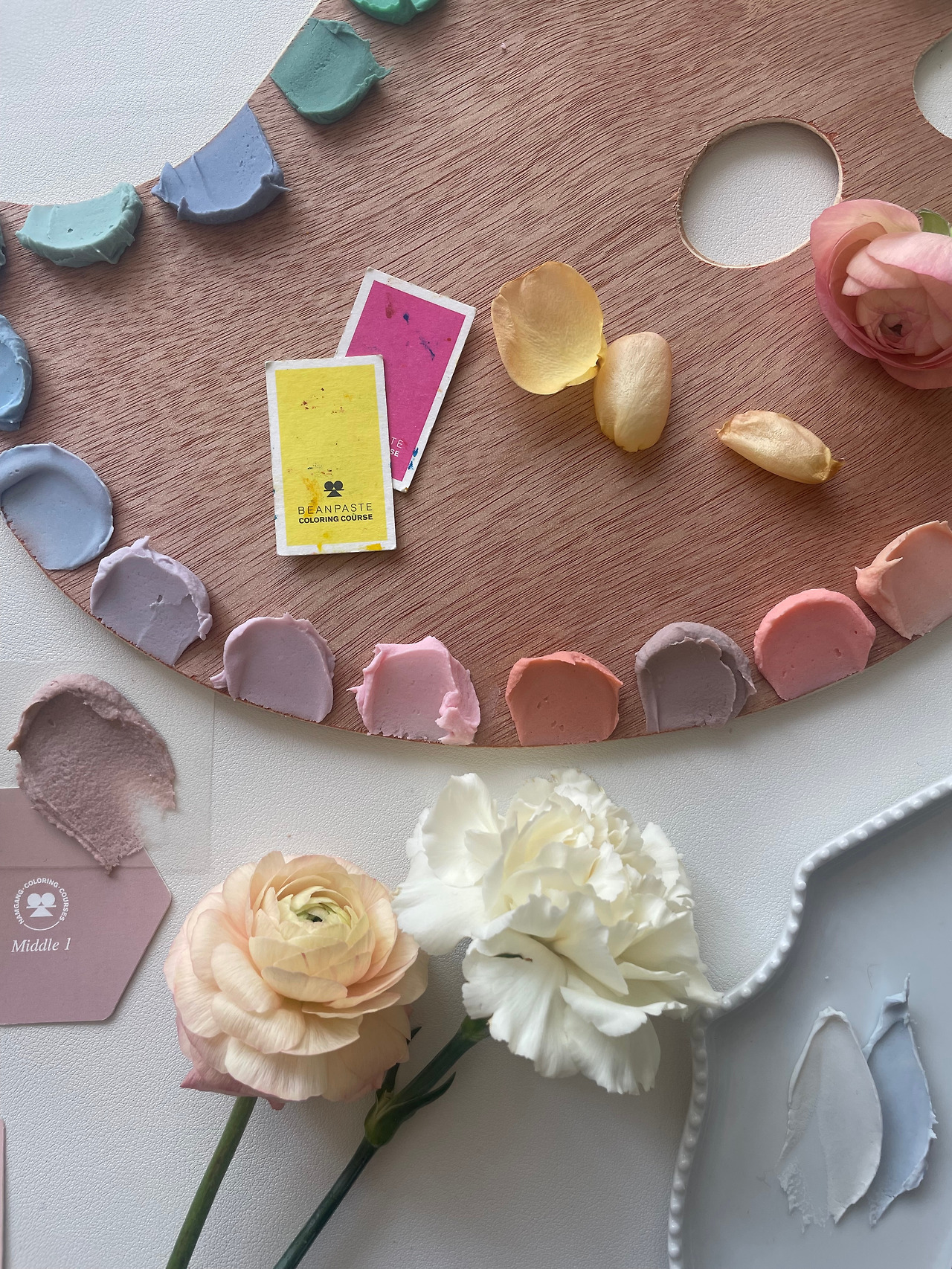 색으로 피어난 앙금조색 이야기