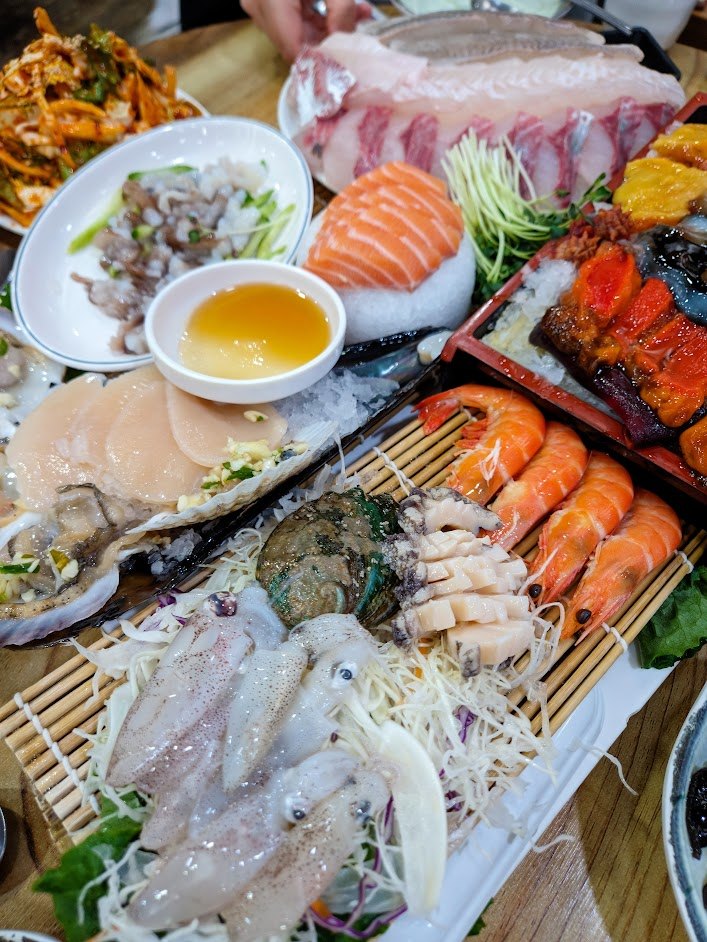 12화 횟집 식사는 섬세한 살결처럼