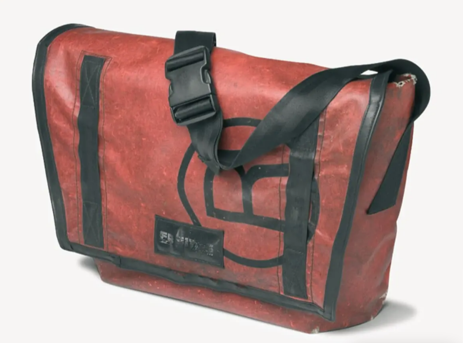 1993 최초의 프라이탁 메신저백.png