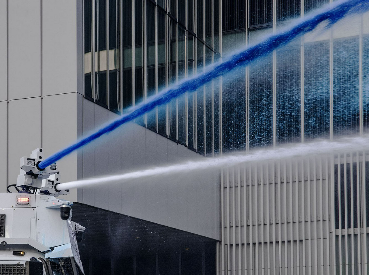 홍콩_쿠데타_Thadde Comar (7).png