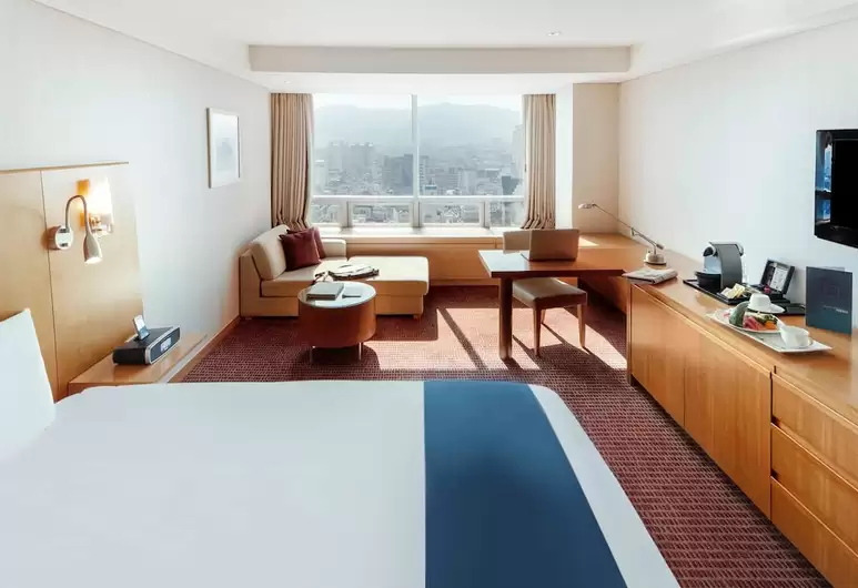 7. Korea_Daaegu_Novotel Ambassador Daegu_Room.png