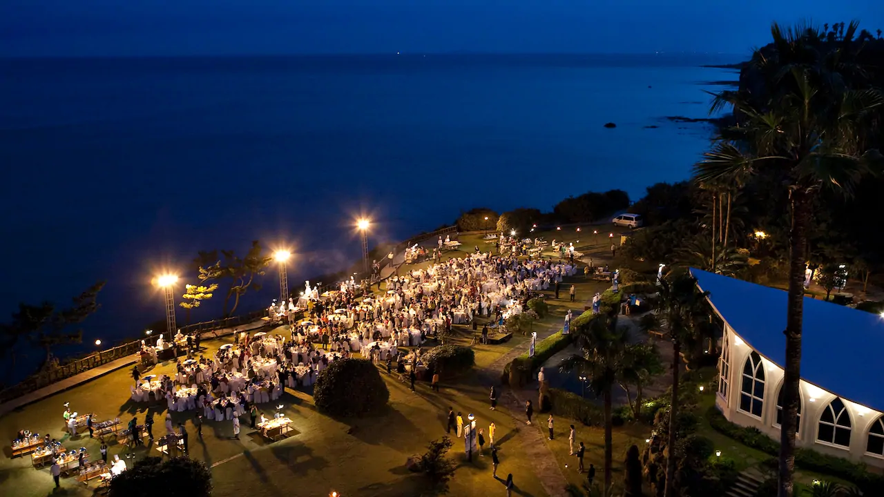 7. Jeju_Hyatt Regency_Cliff-Garden.png