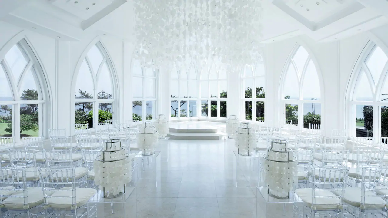 8. Jeju_Hyatt Regency_Seaside-Chapel.png