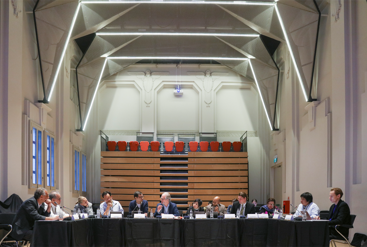 08.대통령상 심사단.png