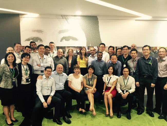 싱가포르 동료들과.png