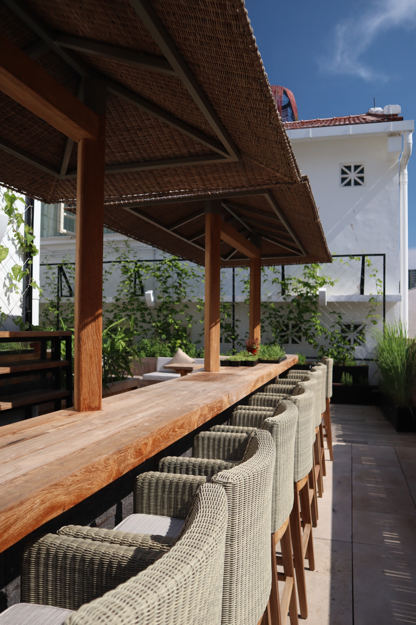 식스센스 루프탑.png