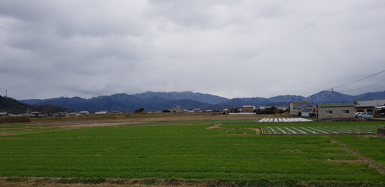 18일(87번 절이 있는 산 모습).png