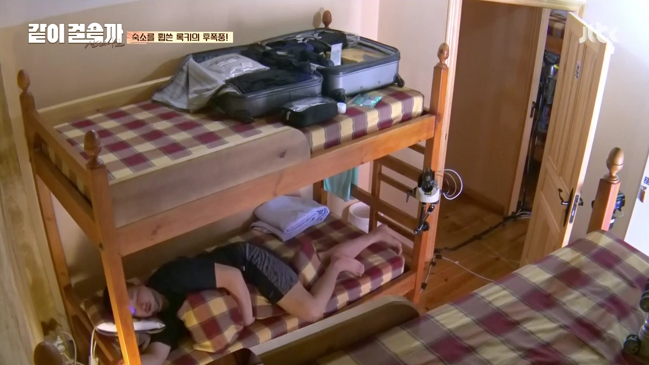 같이 걸을까.E02.181018.720p-NEXT.mp4_000813179.png