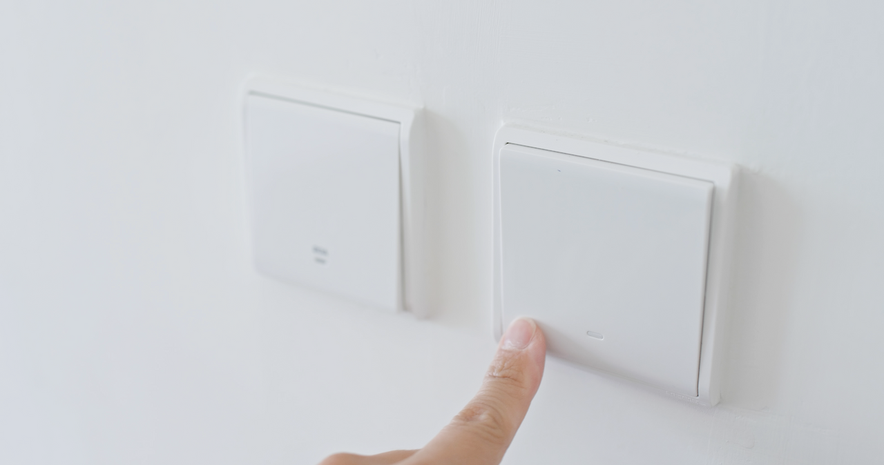 switch-on-the-light-2022-12-15-21-32-46-utc 1.png