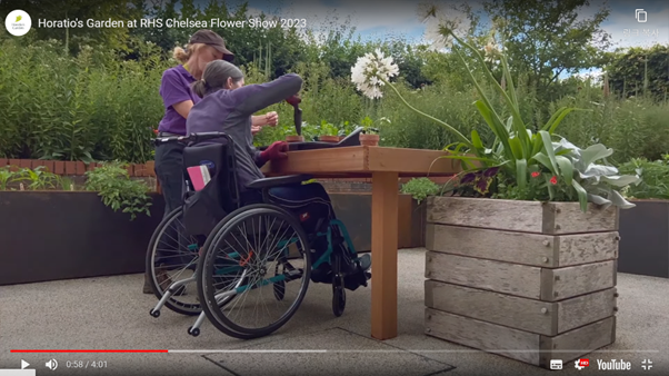 휠체어 타고 하는 화분만들기.png