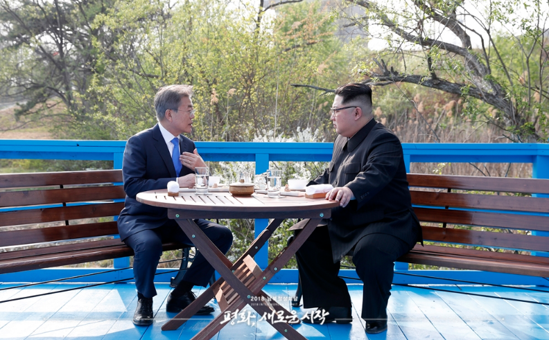 남북정상회담_도보다리.png