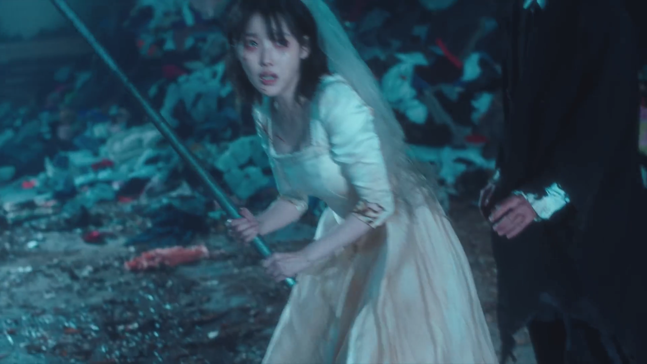 SnapSave.io-IU 'Love wins all' MV-(1080p).mp4_000231856.png