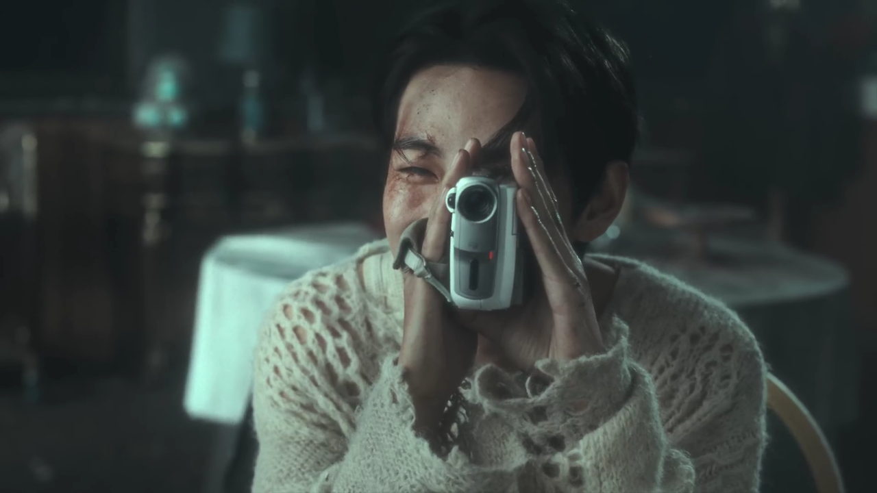 SnapSave.io-IU 'Love wins all' MV-(1080p).mp4_000119744.png