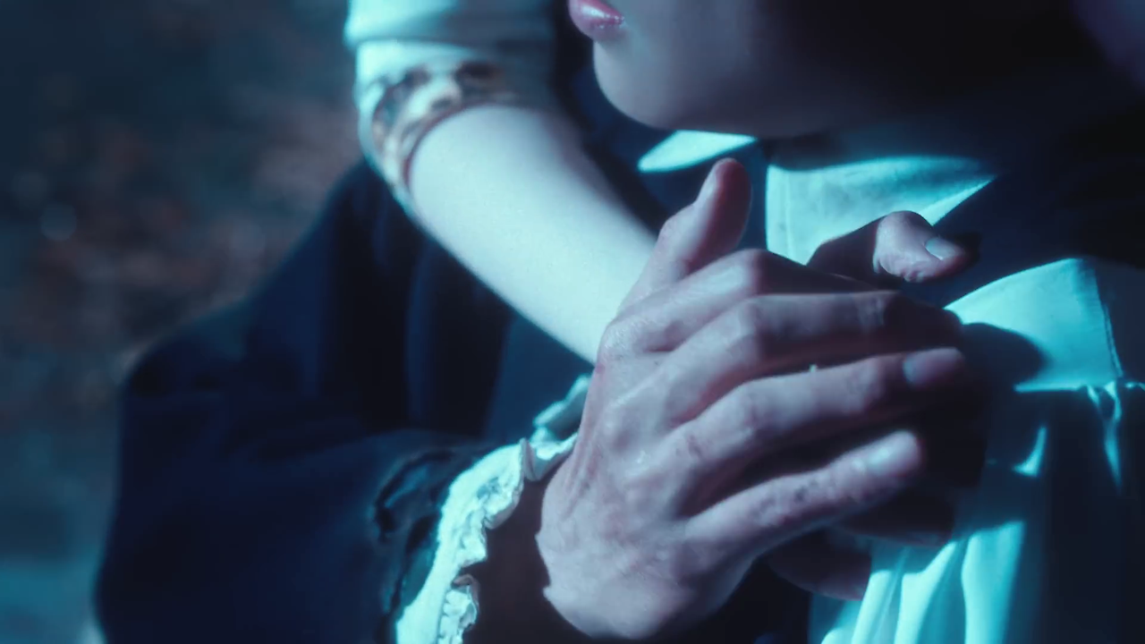 SnapSave.io-IU 'Love wins all' MV-(1080p).mp4_000248122.png