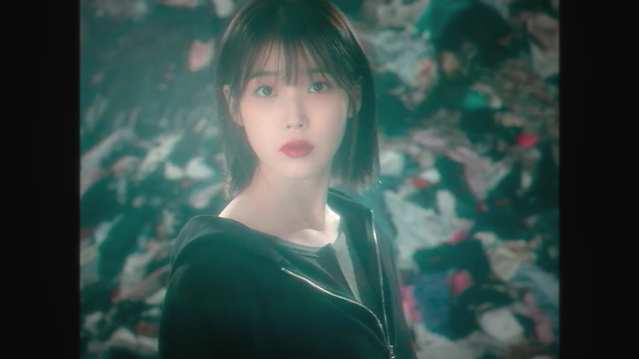 SnapSave.io-IU 'Love wins all' MV-(1080p).mp4_000079788.png