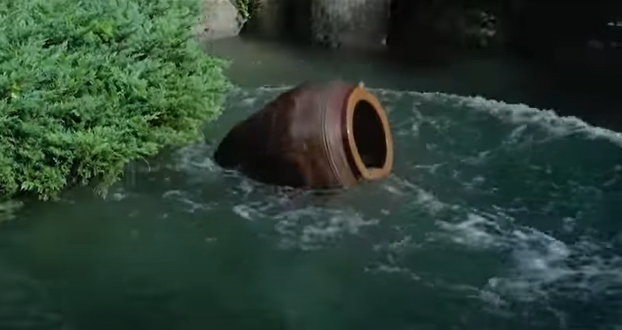 밑빠진 독에 물 붓기.png