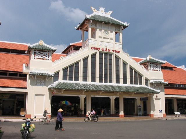 2-2. the front of can tho old market-httpscanthomekongtour.com.png