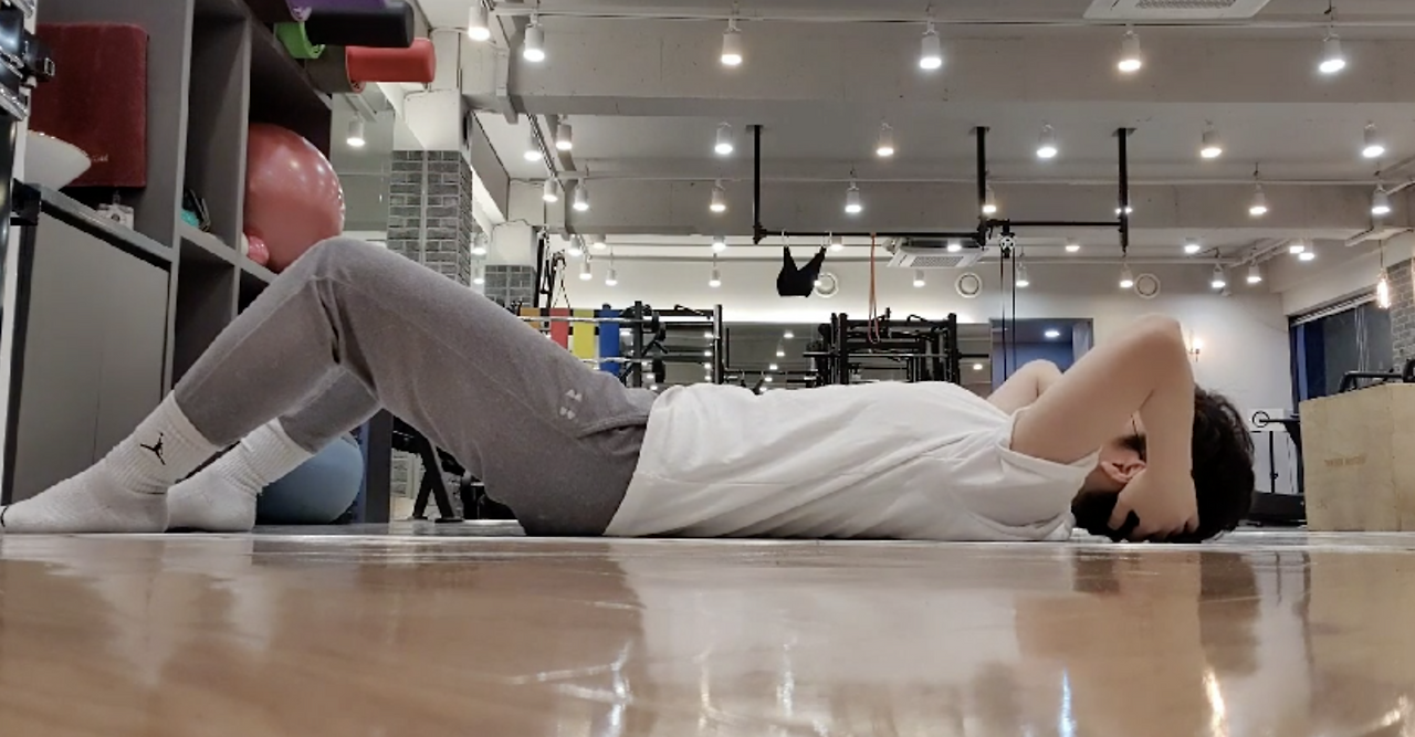 체육시간 윗몸일으키기는 복근운동이 맞을까?5.png