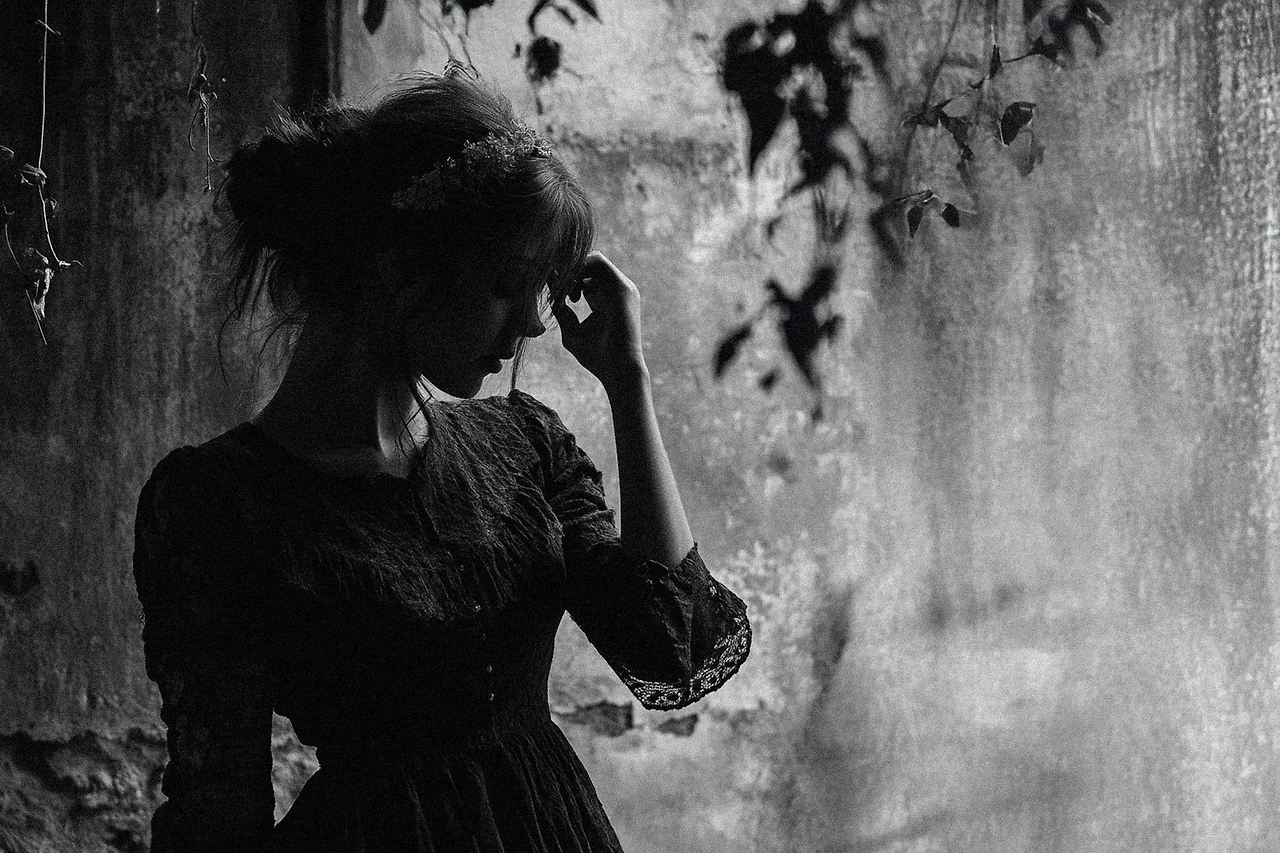 soochang5793_bnw_fineart_photography_beautiful_womanhalf-_tur_ecfad6bb-4d92-4b8e-a57b-af8ffc7f0a4a_0 copy.png