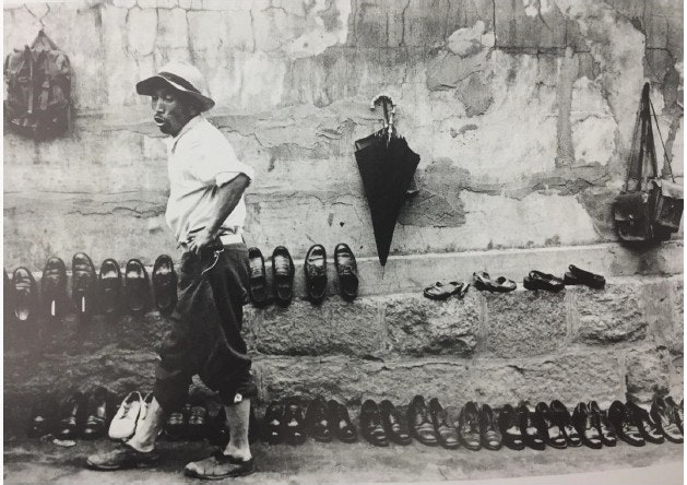 거리의 구두상+이형록.png