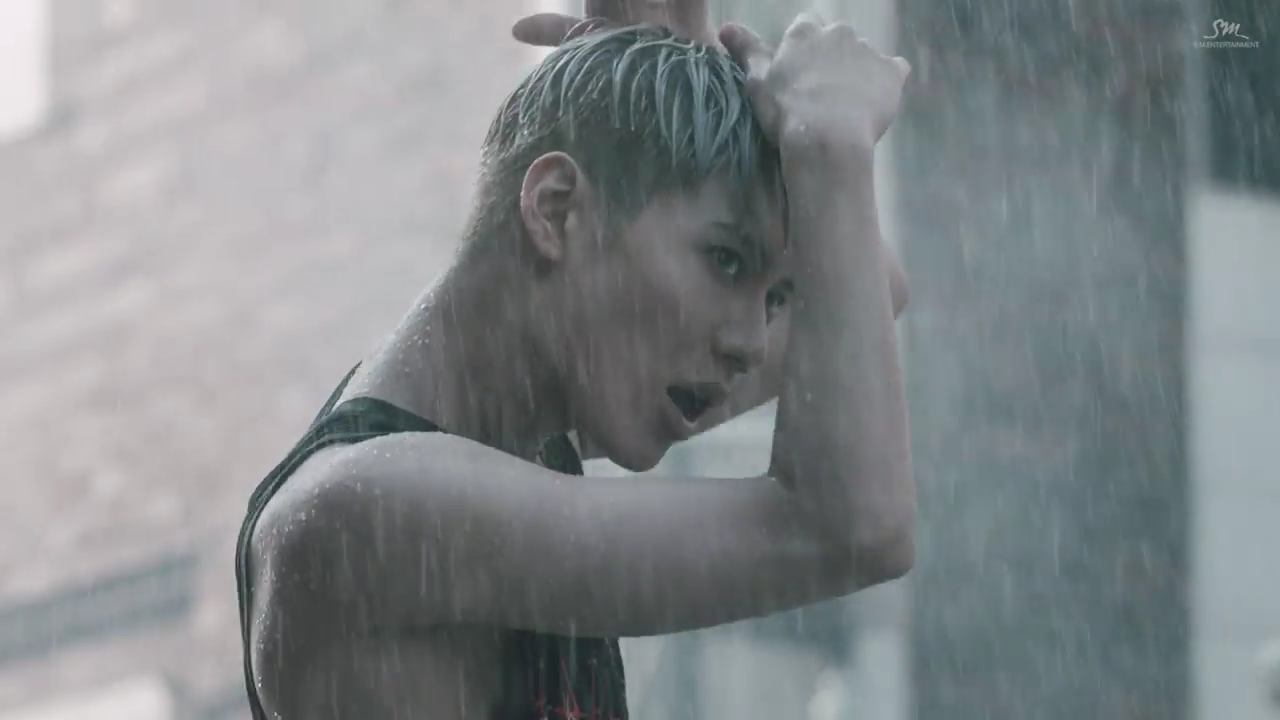 TAEMIN 태민 'MOVE' #1 MV.mp4_000079621.png