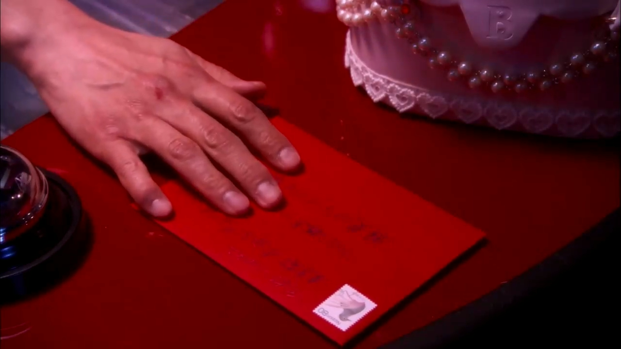 자위하려고 준비해둔 티슈로 흐르는 눈물을 닦고 있었습니다. _라라피포.mp4_20260107_145002.931.png