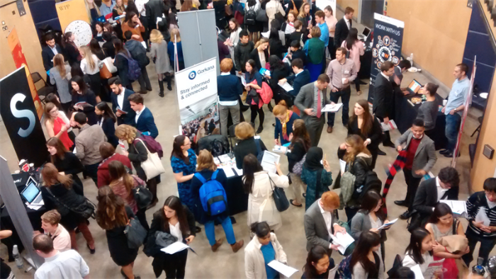 커리어 페어.png