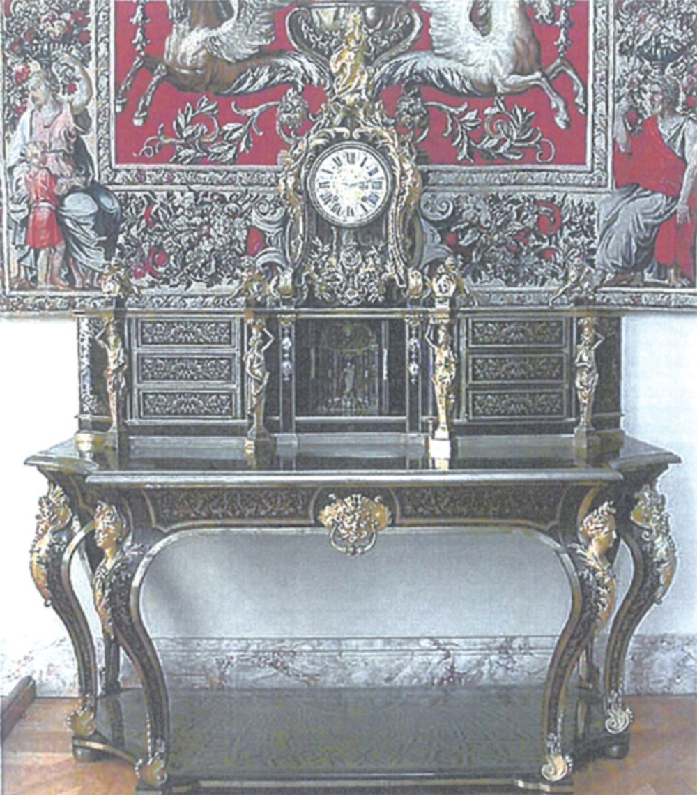 막시밀리앙 2세 책상.png