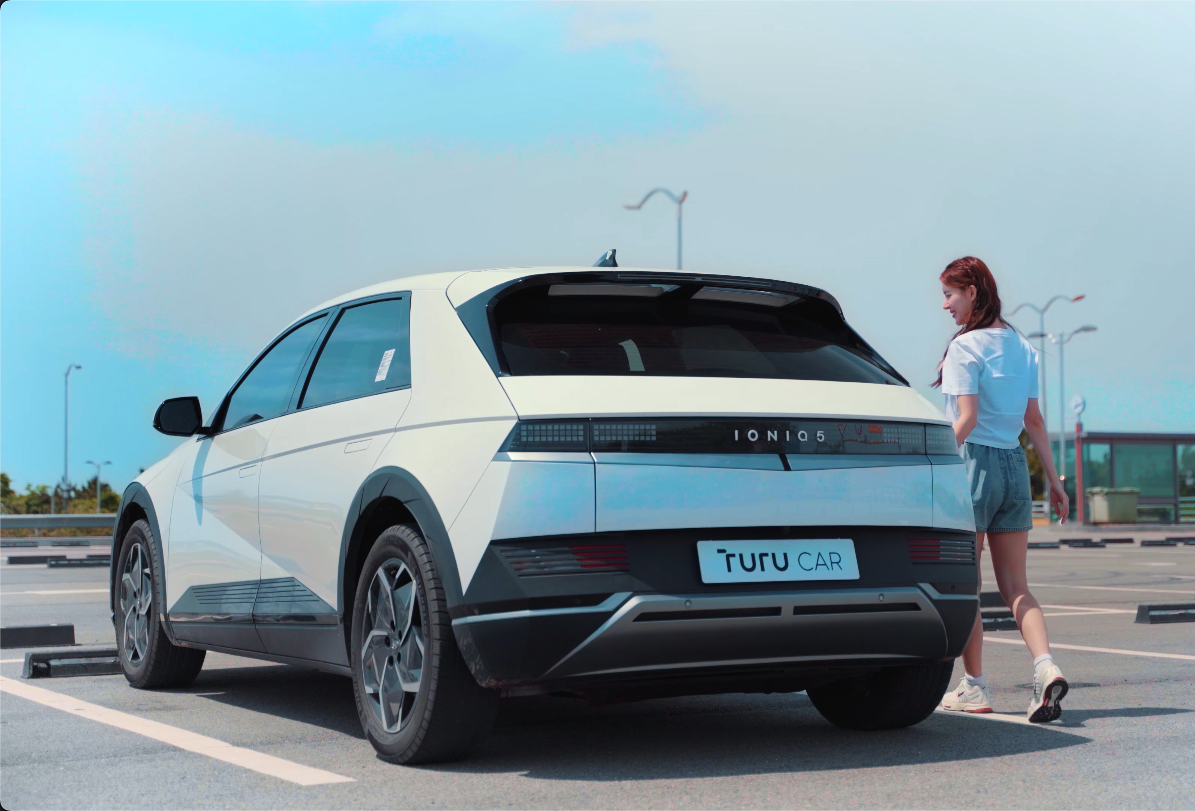 투루카 카셰어링_전기차 아이오닉5 이용 이미지(1).png