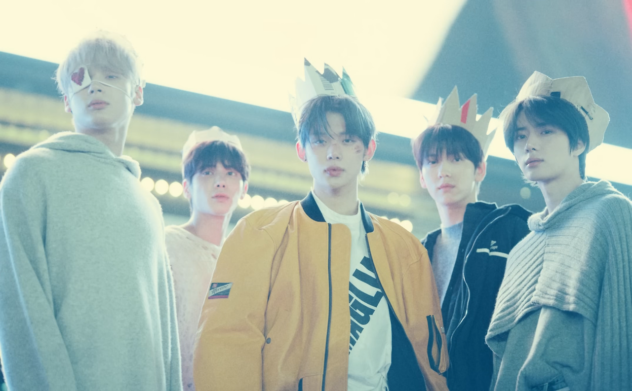 TXT (투모로우바이투게더) minisode 3_ TOMORROW Concept Trailer 5-49 screenshot.png