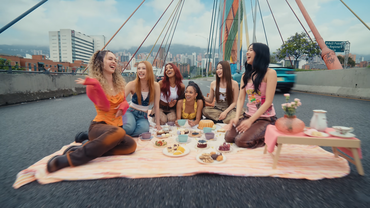 KATSEYE (캣츠아이) _Debut_ Official MV 2-7 screenshot.png