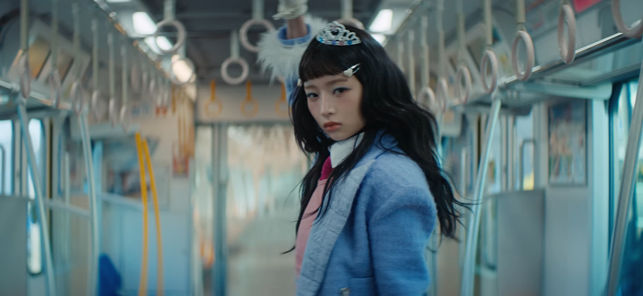 IVE 아이브 'REBEL HEART' MV 1-19 screenshot.png