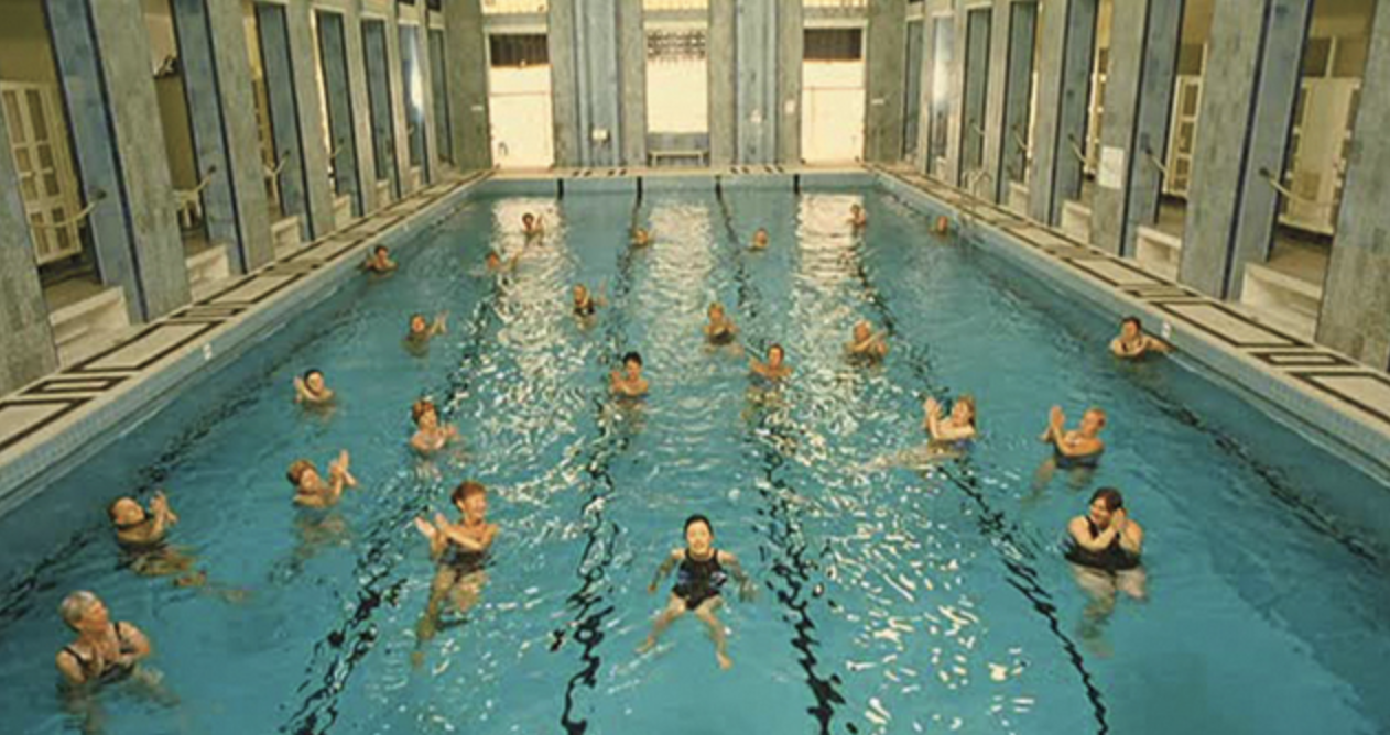 카모메 식당 수영장.png